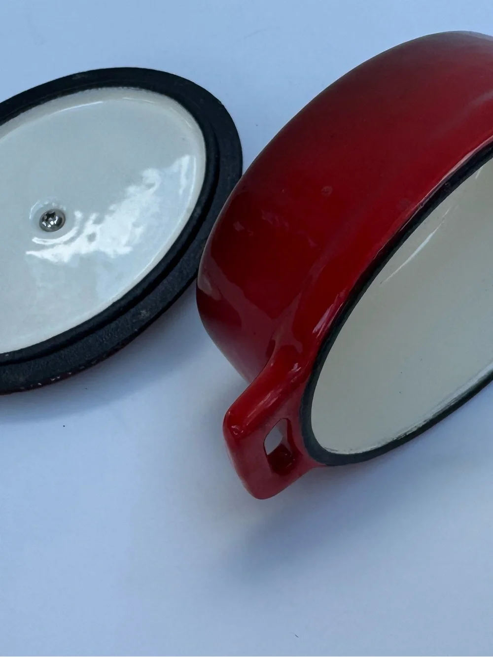 Red Enameled Dutch Oven with Lid - Classic Home Kitchen Cookware
